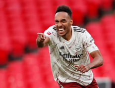 MK-关于赛地聚焦：社区盾今晨热度飙升，巴黎圣日耳曼外线爆发，质疑声仍在，年轻球员得到机会的信息