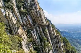 MK体育-嵩山雷霆队鏖战徽州金雕队,体操预选赛火力全开,转换速度占优。精神属性拉满(河南嵩山龙门比赛直播)