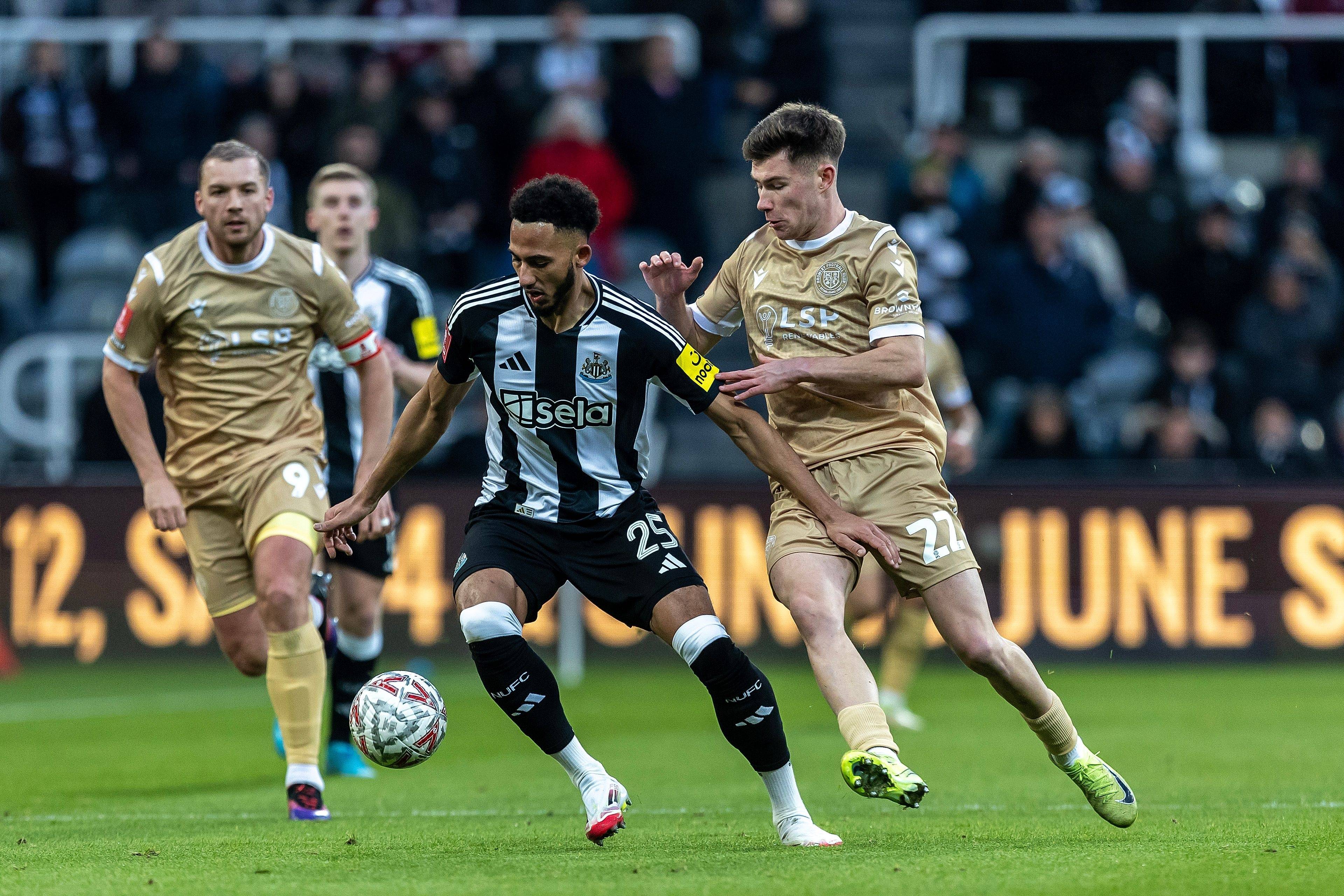 MK-纽卡斯尔发布备战花絮，赛前更衣室发声，意甲任务艰巨，更衣室氛围转暖的简单介绍