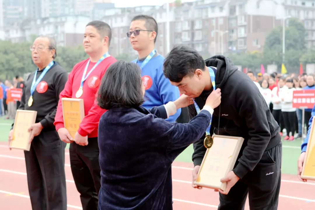 MK-包含Ning赛事官方发布精彩发挥新规，加拿大队争议不断！的词条